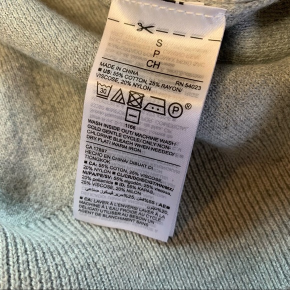 Old Navy Mock Neck Sweater Size S - Picture 5 of 6